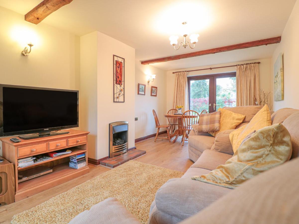 Berrys Place Farm Cottage กลอสเตอร์ ภายนอก รูปภาพ