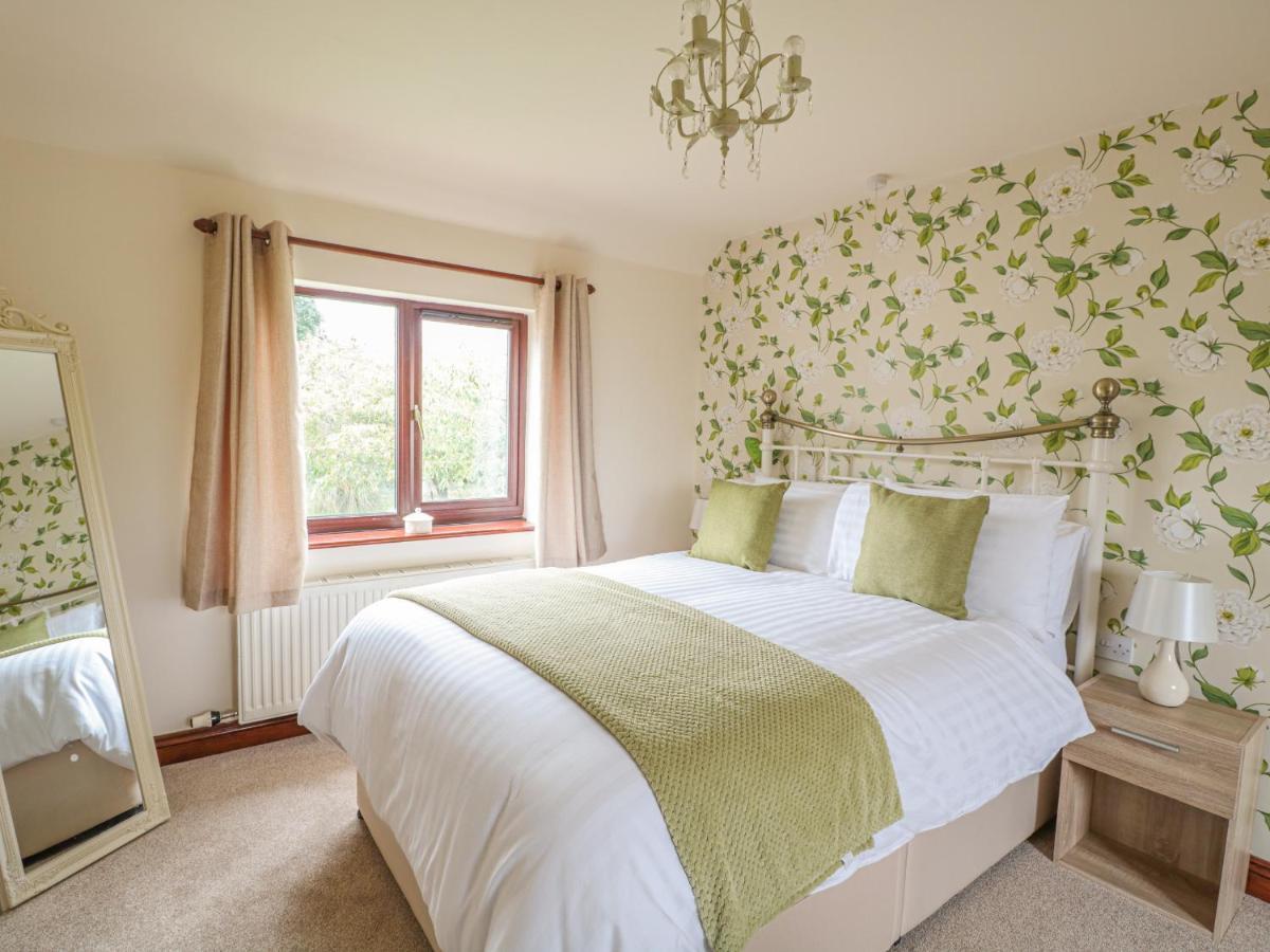 Berrys Place Farm Cottage กลอสเตอร์ ภายนอก รูปภาพ